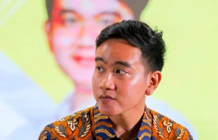 Direktur Eksekutif Indonesia Political Review (IPR) Iwan Setiawan menilai pembatalan rencana Wakil Presiden Gibran Rakabuming Raka untuk berkantor di Papua menyisakan dua tafsir yang saling bertolak belakang, baik dari sisi administratif maupun politis.
