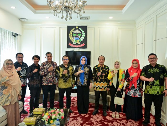Wakil Gubernur Sulawesi Selatan, Fatmawati Rusdi, menyatakan komitmennya untuk memperkuat kapasitas Badan Permusyawaratan Desa (BPD) sebagai mitra strategis pemerintahan desa.