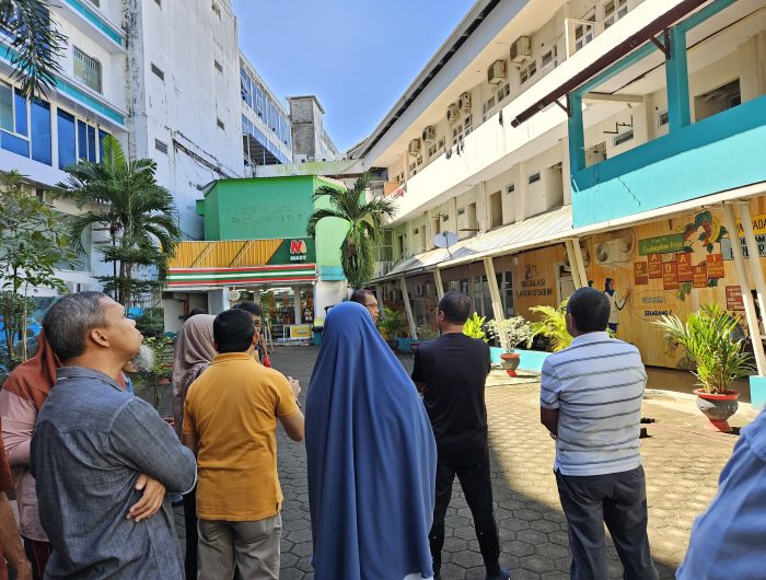 Gubernur Sulawesi Selatan, Andi Sudirman Sulaiman, bersama tim ahli bidang kesehatan melakukan kunjungan ke RSUD Labuang Baji pada Minggu pagi (6/7), guna meninjau langsung kondisi terkini serta rencana pengembangan layanan dan infrastruktur rumah sakit.