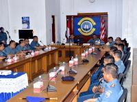 Komando Armada II TNI AL (Koarmada II) resmi menggelar audit kinerja terhadap Pangkalan Utama TNI AL VI (Lantamal VI) Makassar dan seluruh satuan jajarannya. Audit ini ditandai dengan taklimat awal yang dipimpin langsung oleh Inspektur Koarmada II, Laksamana Pertama TNI Slamet Hariono, CHRMP., M.Tr.Opsla, di Ruang Macan Tutul Mako Lantamal VI, Senin (7/7/2025).