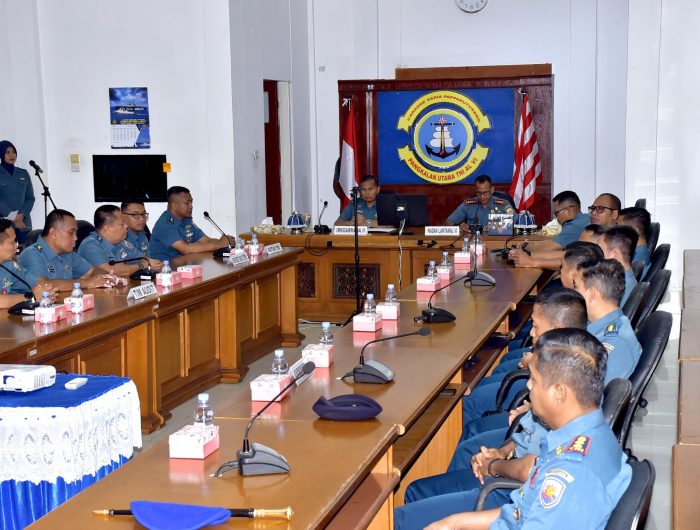 Komando Armada II TNI AL (Koarmada II) resmi menggelar audit kinerja terhadap Pangkalan Utama TNI AL VI (Lantamal VI) Makassar dan seluruh satuan jajarannya. Audit ini ditandai dengan taklimat awal yang dipimpin langsung oleh Inspektur Koarmada II, Laksamana Pertama TNI Slamet Hariono, CHRMP., M.Tr.Opsla, di Ruang Macan Tutul Mako Lantamal VI, Senin (7/7/2025).