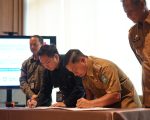 Wali Kota Parepare, Tasming Hamid, menandatangani nota kesepahaman (MoU) dengan Pimpinan Bank Tabungan Negara (BTN) terkait pemanfaatan layanan jasa dan produk perbankan, serta perjanjian kerja sama pengelolaan dan penempatan dana. Penandatanganan berlangsung di Makassar, Senin (14/07/2025).