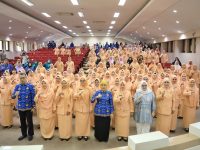 Wakil Wali Kota Makassar, Aliyah Mustika Ilham, menegaskan komitmennya dalam memperkuat peran Dharma Wanita Persatuan (DWP) sebagai mitra strategis pemerintah dengan mendorong lahirnya program-program inovatif yang berakar dari kebutuhan nyata Masyarakat, para ASN dan keluarganya.