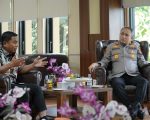 Wali Kota Parepare, Tasming Hamid menerima audiensi Kapolres Parepare, AKBP Indra Waspada Yuda, di Kantor Wali Kota Parepare, Jumat (18/07/2025).