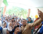 Pemerintah Kota Makassar resmi memulai penyaluran seragam sekolah gratis bagi siswa baru tingkat Sekolah Dasar (SD) dan Sekolah Menengah Pertama (SMP), Senin (21/7/2025).