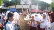 Wali Kota Makassar, Munafri Arifuddin, menegaskan komitmennya menghadirkan pendidikan yang inklusif dan bebas biaya tambahan bagi masyarakat.