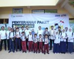 Sebagai bentuk komitmen dalam mendukung kemajuan pendidikan serta membangun kesadaran lingkungan sejak dini, Yayasan Baitul Maal (YBM) BRILiaN RO Makassar bekerja sama dengan PPI Kota Makassar menyalurkan 100 paket pendidikan kepada siswa-siswi Sekolah Muhammadiyah Kota Makassar pada Rabu, 23 Juli 2025.