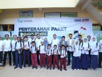 Sebagai bentuk komitmen dalam mendukung kemajuan pendidikan serta membangun kesadaran lingkungan sejak dini, Yayasan Baitul Maal (YBM) BRILiaN RO Makassar bekerja sama dengan PPI Kota Makassar menyalurkan 100 paket pendidikan kepada siswa-siswi Sekolah Muhammadiyah Kota Makassar pada Rabu, 23 Juli 2025.