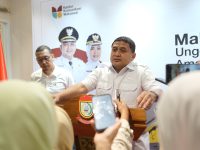 Dalam momentum peringatan Hari Anak Nasional 2025, Pemerintah Kota Makassar menunjukkan komitmennya terhadap peningkatan akses pendidikan dengan menambah jumlah armada bus sekolah gratis bagi pelajar di kota ini.