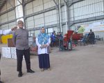 Inovasi dari mahasiswa vokasi kembali menarik perhatian. Kali ini datang dari Politeknik Negeri Ujung Pandang (PNUP), di mana sekelompok mahasiswa Jurusan Teknik Mesin berhasil mengembangkan dua teknologi ramah lingkungan dan aplikatif: mesin pembuat briket arang dari tempurung kelapa dan mesin penebar pakan otomatis berbasis tenaga surya.