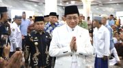 Wali Kota Parepare, Tasming Hamid, menyambut kedatangan Menteri Agama Republik Indonesia, Prof. Dr. H. Nazaruddin Umar, di Kota Parepare, Jumat (25/7/2025).