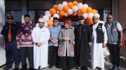 Wakil Wali Kota Makassar, Aliyah Mustika Ilham, menghadiri acara Grand Opening Almaz Fried Chicken Tanjung Makassar yang berlokasi di Ruko Rolling Hills, Jalan Metro Tanjung Bunga No. 9–10, Kelurahan Maccini Sombala, Kecamatan Tamalate, Kota Makassar, Jumat (25/7/2025).