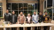Wali Kota Makassar, Munafri Arifuddin, memfasilitasi pertemuan tertutup bersama kepala daerah Luwu Raya dan aparat keamanan pada Minggu (27/7/2025) malam di Novotel Makassar.