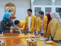 Wakil Wali Kota Makassar, Aliyah Mustika Ilham, menerima audiensi Pimpinan Daerah Ikatan Pelajar Muhammadiyah (PD IPM) Kota Makassar di Ruang Kerja Wakil Wali Kota, Kantor Balai Kota Makassar, Senin (28/7/2025).