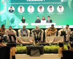 Wali Kota Parepare, Tasming Hamid, memaparkan berbagai langkah konkret yang telah dilakukan Pemerintah Kota Parepare dalam menjaga lingkungan hidup. Ia menyampaikan hal tersebut saat menjadi narasumber pada sesi talk show dalam Green Leadership Forum II, yang berlangsung di Hotel Four Points by Sheraton, Makassar, Selasa (29/07/2025).