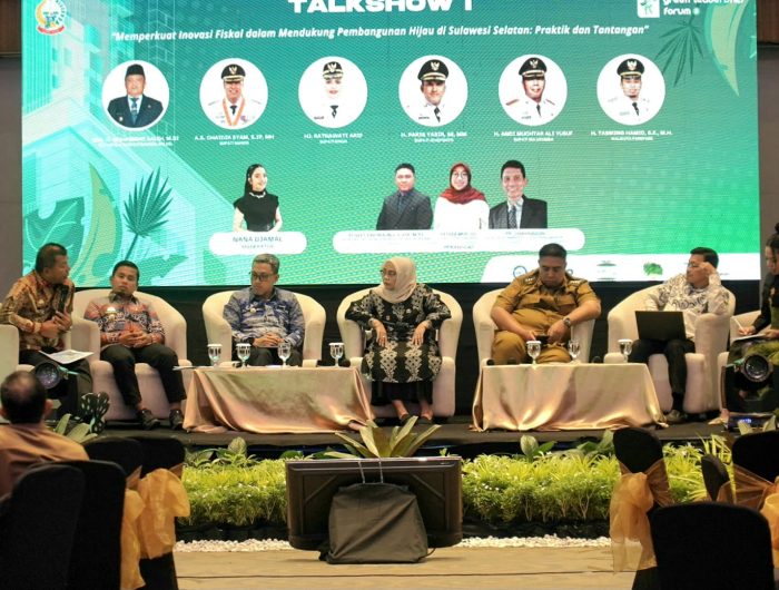 Wali Kota Parepare, Tasming Hamid, memaparkan berbagai langkah konkret yang telah dilakukan Pemerintah Kota Parepare dalam menjaga lingkungan hidup. Ia menyampaikan hal tersebut saat menjadi narasumber pada sesi talk show dalam Green Leadership Forum II, yang berlangsung di Hotel Four Points by Sheraton, Makassar, Selasa (29/07/2025).