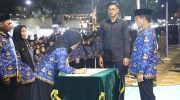 Wali Kota Parepare, Tasming Hamid, secara resmi menyerahkan Surat Keputusan (SK) Pengangkatan Pegawai Pemerintah dengan Perjanjian Kerja (P3K) Formasi Tahun 2024. Penyerahan SK berlangsung di Anjungan Cempae, Rabu malam (30/7/2025).