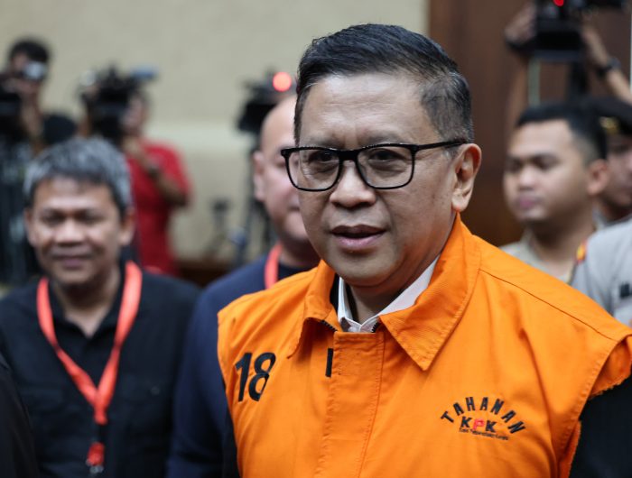 Menjelang pembacaan vonis terhadap Sekretaris Jenderal PDI Perjuangan, Hasto Kristiyanto, dalam kasus perintangan penyidikan dan suap terkait Harun Masiku, mantan penyidik Komisi Pemberantasan Korupsi (KPK) M. Prasward Nugraha menyerukan agar Majelis Hakim Pengadilan Tindak Pidana Korupsi (Tipikor) tetap objektif.