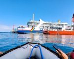 Tim SAR gabungan tengah mempersiapkan langkah teknis untuk mengangkat KMP Tunu Pratama Jaya yang ditemukan dalam posisi terbalik di dasar laut Selat Bali, setelah berhasil memperoleh visual kapal di kedalaman sekitar 49 meter.
