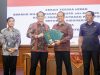 Komisi Pemberantasan Korupsi (KPK) kembali menunjukkan komitmennya dalam mengembalikan aset hasil tindak pidana korupsi kepada masyarakat. Kali ini, KPK menyerahkan hibah enam bidang tanah senilai total Rp26,7 miliar kepada Pemerintah Kabupaten Badung, Bali.