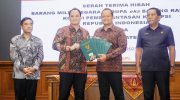 Komisi Pemberantasan Korupsi (KPK) kembali menunjukkan komitmennya dalam mengembalikan aset hasil tindak pidana korupsi kepada masyarakat. Kali ini, KPK menyerahkan hibah enam bidang tanah senilai total Rp26,7 miliar kepada Pemerintah Kabupaten Badung, Bali.