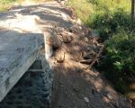 Pemuda Desa Mangge Asi mendesak Pemerintah Desa untuk segera menyelesaikan proyek jembatan jalan tani yang mengalami kerusakan. Proyek senilai Rp175 juta tersebut dinilai mangkrak dan hingga kini belum rampung, meskipun telah dikerjakan sejak lama.