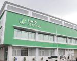 Terseretnya nama Badan Usaha Milik Daerah (BUMD) Jakarta, PT Food Station Tjipinang Jaya, dalam kasus dugaan pengoplosan beras menuai reaksi beragam. Di tengah proses pemeriksaan oleh Bareskrim Polri, Pemerintah Provinsi (Pemprov) DKI Jakarta memberikan pembelaan, sementara DPRD DKI mendesak dilakukan audit independen dan investigasi menyeluruh.