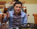Komisi III DPR RI secara resmi menggelar rapat Panitia Kerja (Panja) untuk membahas Rancangan Undang-Undang Kitab Hukum Acara Pidana (RUU KUHAP). Ketua Komisi III, Habiburrokhman, menyatakan bahwa Daftar Inventarisasi Masalah (DIM) yang dibahas telah disinkronisasi dan identik antara versi cetak dan versi digital.