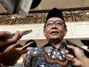 Pakar Hukum Tata Negara sekaligus mantan Menko Polhukam, Mahfud Md, mengkritik praktik rangkap jabatan yang dilakukan sejumlah wakil menteri (wamen) sebagai komisaris di badan usaha milik negara (BUMN). Ia menegaskan bahwa tindakan tersebut melanggar putusan Mahkamah Konstitusi (MK) dan berpotensi mengandung unsur tindak pidana korupsi.