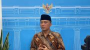 Pemerintah Indonesia memastikan keselamatan seluruh Warga Negara Indonesia (WNI) yang berada di Thailand dan Kamboja, menyusul meningkatnya ketegangan konflik bersenjata di wilayah perbatasan kedua negara tersebut. Menteri Sekretaris Negara (Mensesneg) Prasetyo Hadi menegaskan bahwa para WNI berada dalam kondisi aman dan dalam pemantauan aktif pemerintah.