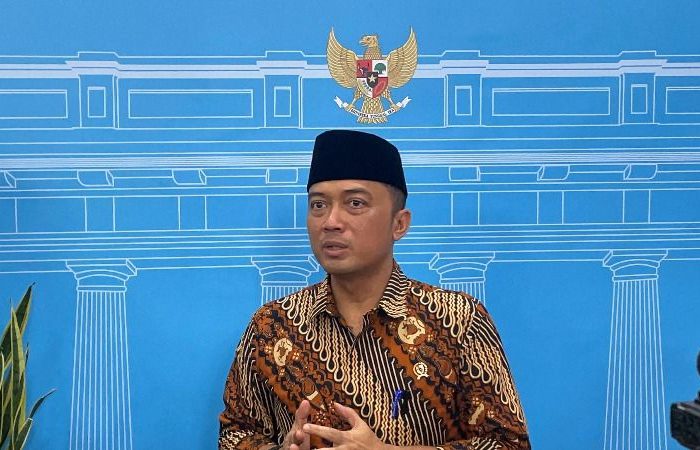 Pemerintah Indonesia memastikan keselamatan seluruh Warga Negara Indonesia (WNI) yang berada di Thailand dan Kamboja, menyusul meningkatnya ketegangan konflik bersenjata di wilayah perbatasan kedua negara tersebut. Menteri Sekretaris Negara (Mensesneg) Prasetyo Hadi menegaskan bahwa para WNI berada dalam kondisi aman dan dalam pemantauan aktif pemerintah.