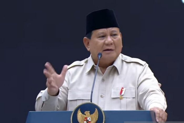 Presiden Republik Indonesia, Prabowo Subianto, mengungkapkan kisah di balik keputusannya menyerahkan 90.000 hektar lahan konsesi hutan tanaman industri (HTI) miliknya di Takengon, Aceh, untuk dijadikan kawasan perlindungan gajah. Keputusan ini bahkan mendapatkan apresiasi langsung dari Raja Charles III, salah satu pembina organisasi konservasi dunia, WWF.