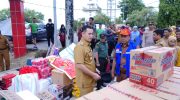 Penyerahan bantuan secara simbolis dilakukan oleh Bupati Pangkep Muhammad Yusran Lalogau di pinggir Sungai Pangkajene, Selasa 22 Juli 2025.