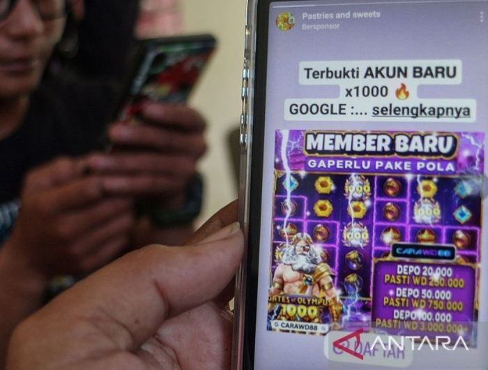 Anggota Komisi I DPR RI, Rizki Aulia Rahman Natakusumah, menegaskan bahwa praktik perjudian online tidak bisa lagi dianggap sebagai sekadar pelanggaran hukum, melainkan telah menjadi ancaman serius bagi moral bangsa serta keamanan nasional.