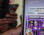 Anggota Komisi I DPR RI, Rizki Aulia Rahman Natakusumah, menegaskan bahwa praktik perjudian online tidak bisa lagi dianggap sebagai sekadar pelanggaran hukum, melainkan telah menjadi ancaman serius bagi moral bangsa serta keamanan nasional.