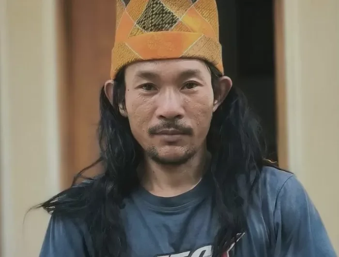 Kisah keberanian Abdul Haris Agam, atau yang lebih dikenal sebagai Agam Rinjani, kembali mencuri perhatian. Setelah menjadi perbincangan dunia karena aksi penyelamatan jenazah pendaki Brasil di Gunung Rinjani, kisah hidupnya kini tengah digarap menjadi film dokumenter oleh rumah produksi internasional.