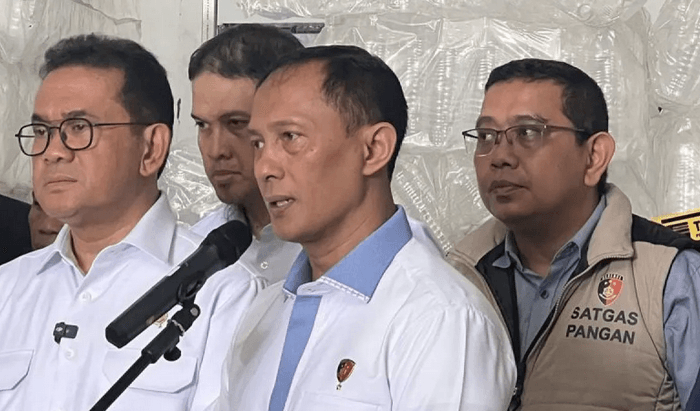 Satuan Tugas (Satgas) Pangan Bareskrim Polri terus mendalami kasus dugaan pengoplosan beras yang sebelumnya diungkap oleh Menteri Pertanian Andi Amran Sulaiman. Setelah memeriksa empat produsen pada Kamis (10/7), penyelidikan kini meluas dengan pemeriksaan tambahan terhadap sejumlah produsen lain pada Senin (14/7).