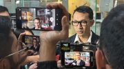 Komisi Pemberantasan Korupsi (KPK) terus mendalami dugaan praktik korupsi dalam proyek bantuan sosial (bansos) Presiden untuk penanganan Covid-19 tahun 2020. Terbaru, penyidik memeriksa dua orang saksi terkait penjualan bahan sembako kepada PT Dwimukti Graha Elektrindo (DGE), perusahaan yang diduga ikut terlibat dalam distribusi bansos.