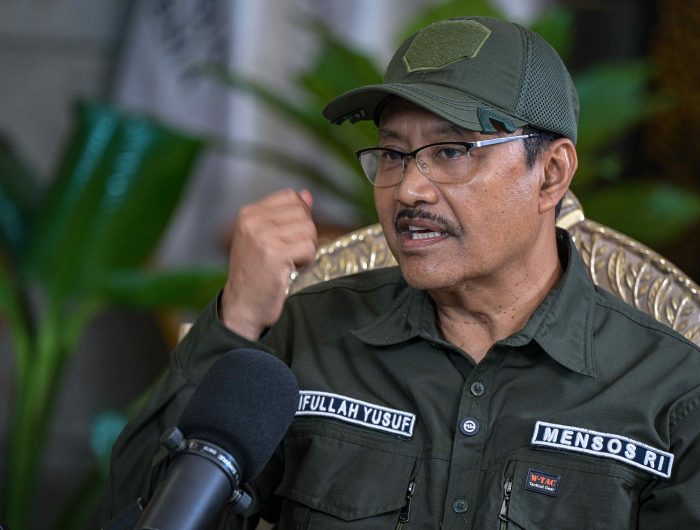 Menteri Sosial (Mensos) Saifullah Yusuf mengungkapkan rencana pemanfaatan teknologi kecerdasan buatan (AI) dalam sistem pendidikan Sekolah Rakyat guna memetakan minat dan bakat siswa sejak dini. Teknologi ini diharapkan dapat membantu guru menerapkan metode pembelajaran yang lebih personal dan efektif.