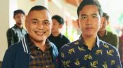 Mantan kuasa hukum pasangan Prabowo Subianto–Gibran Rakabuming Raka di Mahkamah Konstitusi, Luhut Parlinggoman Siahaan, menyerukan kepada Presiden Prabowo untuk segera memberhentikan para Wakil Menteri (Wamen) yang saat ini merangkap jabatan sebagai komisaris di badan usaha milik negara (BUMN).
