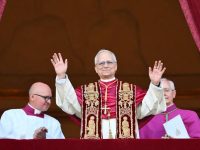 Pemimpin tertinggi Gereja Katolik dunia, Paus Leo XIV, mengeluarkan pernyataan keras terhadap serangan militer Israel di Jalur Gaza yang menewaskan puluhan warga sipil. Dalam doa mingguan di Castel Gandolfo, Minggu (20/7/2025), Paus menyerukan penghentian segera atas konflik bersenjata dan menuntut penyelesaian damai yang menghormati nilai-nilai kemanusiaan.