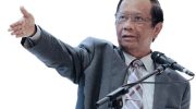 Mantan Menteri Koordinator Bidang Politik, Hukum, dan Keamanan (Menko Polhukam), Mahfud MD, memberikan apresiasi kepada Kejaksaan Agung (Kejagung) atas langkah tegas dalam kasus dugaan korupsi tata kelola minyak mentah.