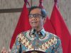 Menjelang pembacaan vonis terhadap Sekretaris Jenderal PDI Perjuangan, Hasto Kristiyanto, mantan Menteri Koordinator Bidang Politik, Hukum, dan Keamanan (Menko Polhukam) Mahfud Md mengingatkan pentingnya keadilan dalam proses peradilan. Ia berharap majelis hakim dapat memberikan putusan secara objektif dan adil, tidak seperti yang terjadi dalam kasus eks Menteri Perdagangan Thomas Trikasih Lembong alias Tom Lembong.