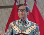 Menjelang pembacaan vonis terhadap Sekretaris Jenderal PDI Perjuangan, Hasto Kristiyanto, mantan Menteri Koordinator Bidang Politik, Hukum, dan Keamanan (Menko Polhukam) Mahfud Md mengingatkan pentingnya keadilan dalam proses peradilan. Ia berharap majelis hakim dapat memberikan putusan secara objektif dan adil, tidak seperti yang terjadi dalam kasus eks Menteri Perdagangan Thomas Trikasih Lembong alias Tom Lembong.