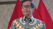 Menjelang pembacaan vonis terhadap Sekretaris Jenderal PDI Perjuangan, Hasto Kristiyanto, mantan Menteri Koordinator Bidang Politik, Hukum, dan Keamanan (Menko Polhukam) Mahfud Md mengingatkan pentingnya keadilan dalam proses peradilan. Ia berharap majelis hakim dapat memberikan putusan secara objektif dan adil, tidak seperti yang terjadi dalam kasus eks Menteri Perdagangan Thomas Trikasih Lembong alias Tom Lembong.