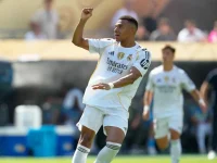 Bintang Prancis Kylian Mbappe dipastikan akan mengenakan nomor punggung 10 di Real Madrid mulai musim depan, menyusul kepergian Luka Modric ke AC Milan. Perubahan ini sekaligus menandai transisi simbolis dari era Modric ke era Mbappe di Santiago Bernabeu.