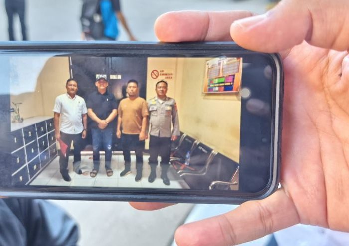 Gusti Lanang Bratasuta, kuasa hukum Ipda Haris Chandra, menyampaikan keberatannya atas penetapan status tersangka terhadap kliennya dalam kasus dugaan pembunuhan Brigadir Muhammad Nurhadi. Menurutnya, penetapan itu tidak berdasar karena Haris tidak berada di lokasi kejadian.