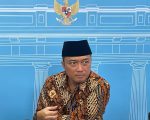 Menteri Sekretaris Negara (Mensesneg) Prasetyo Hadi menegaskan bahwa pemerintah Indonesia tidak akan menyerahkan data pribadi Warga Negara Indonesia (WNI) kepada pemerintah Amerika Serikat (AS). Pernyataan ini disampaikan menyusul kekhawatiran publik terkait kerja sama Indonesia-AS yang berujung pada penurunan tarif resiprokal dari 32 persen menjadi 19 persen.