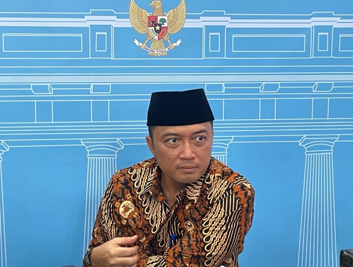 Menteri Sekretaris Negara (Mensesneg) Prasetyo Hadi menegaskan bahwa pemerintah Indonesia tidak akan menyerahkan data pribadi Warga Negara Indonesia (WNI) kepada pemerintah Amerika Serikat (AS). Pernyataan ini disampaikan menyusul kekhawatiran publik terkait kerja sama Indonesia-AS yang berujung pada penurunan tarif resiprokal dari 32 persen menjadi 19 persen.