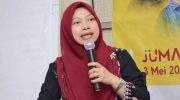 Anggota Dewan Pembina Perkumpulan untuk Pemilu dan Demokrasi (Perludem), Titi Anggraini, menegaskan bahwa putusan Mahkamah Konstitusi (MK) terkait pemisahan pemilu nasional dan lokal bersifat final dan mengikat. Oleh karena itu, menurutnya, DPR dan pemerintah tidak punya pilihan selain menindaklanjuti putusan tersebut melalui revisi regulasi.
